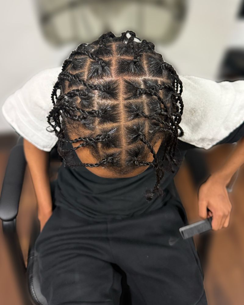 Men's short two-strand twists on square parts