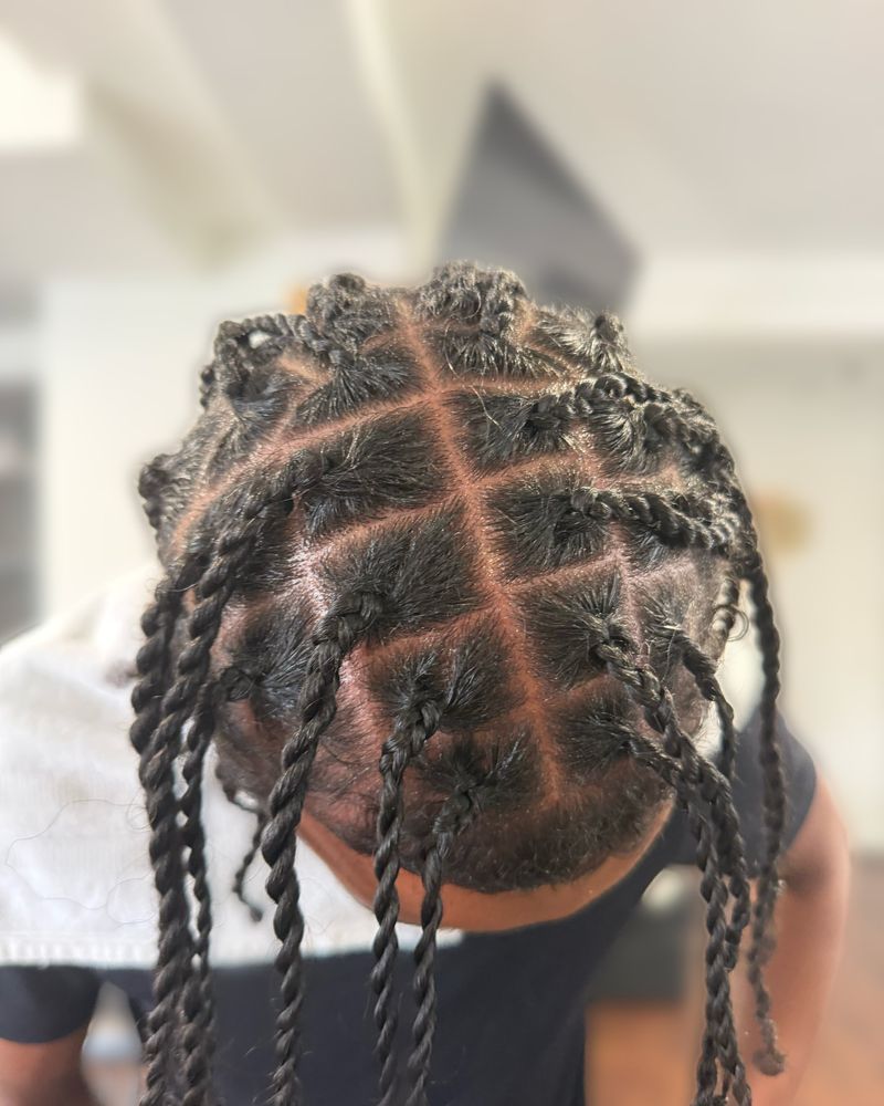 Men's loose two-strand twists on box parts, seen from above